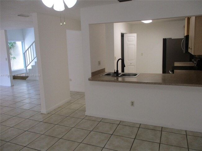 Foto del edificio - 10832 SW 72nd St