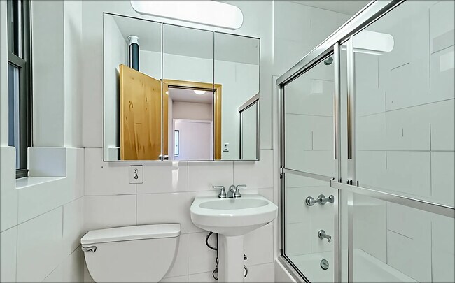 Foto del edificio - 201B E 82nd St
