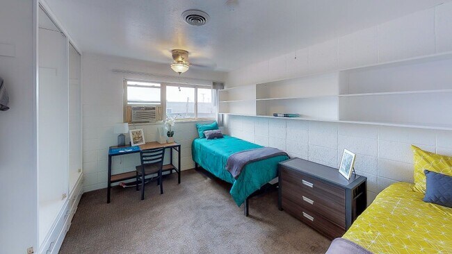 Foto del edificio - 1305 N Canyon Rd