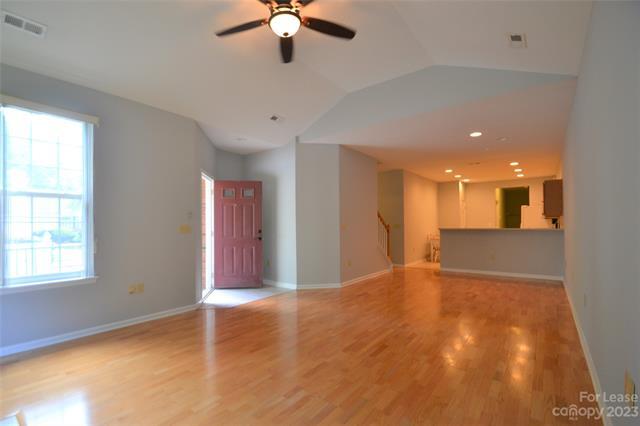 Foto del edificio - 8035 Sultana Cir