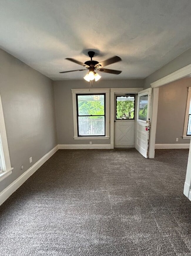 Building Photo - 3 Bed - 1 Bath Single Family Home in Elyria