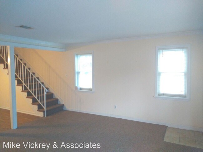 Building Photo - 2 br, 2.5 bath House - 300 Greene Street