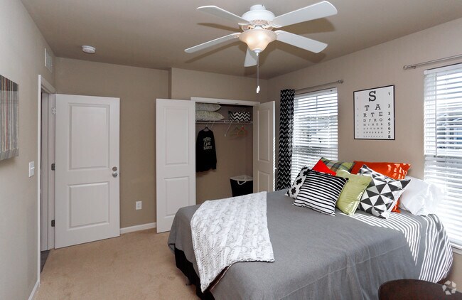Dormitorio espacioso - The Cottages on Lindberg