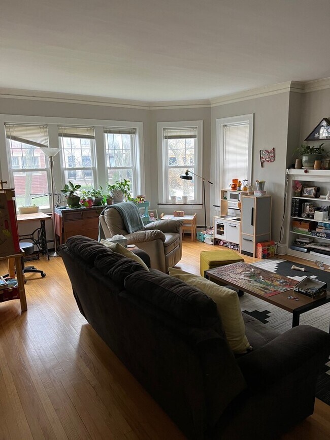 Foto del edificio - 1408 W Warner Ave