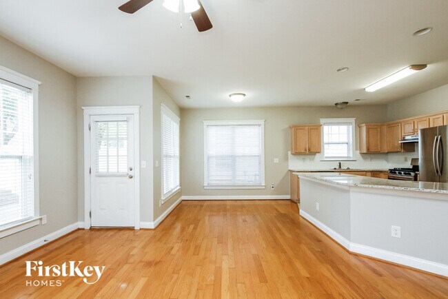 Building Photo - 532 Catawba Ave