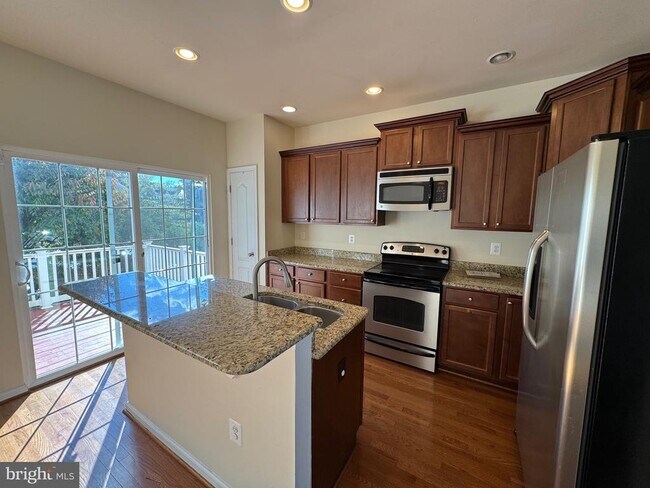 Foto del edificio - 3529 Fisher Hill Rd