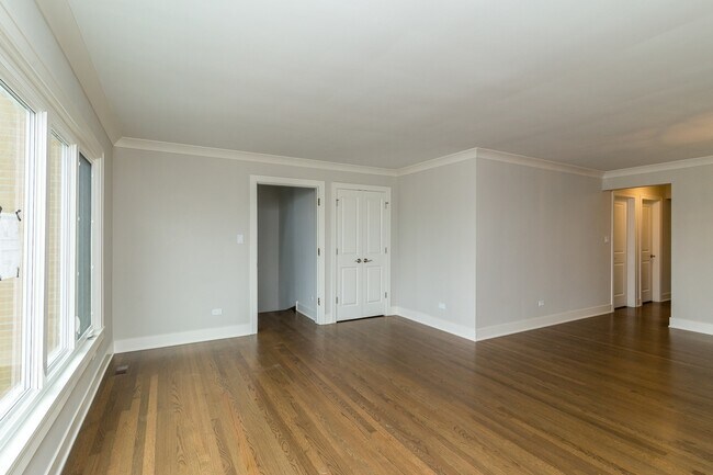 Foto del edificio - 7331 W Higgins Ave