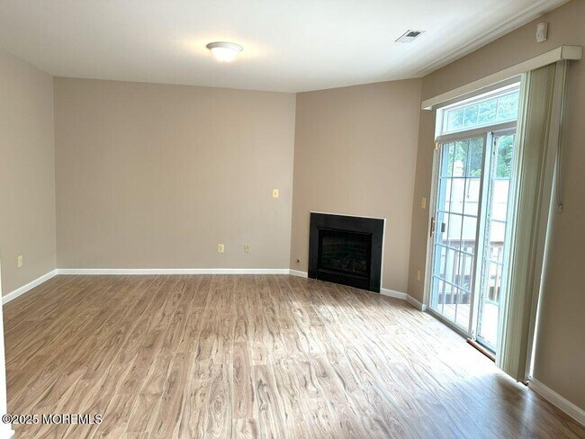 Foto del edificio - 47 Poplar Ln