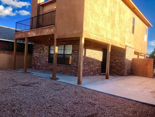 Foto del edificio - 6847 Forest Hills Dr NE