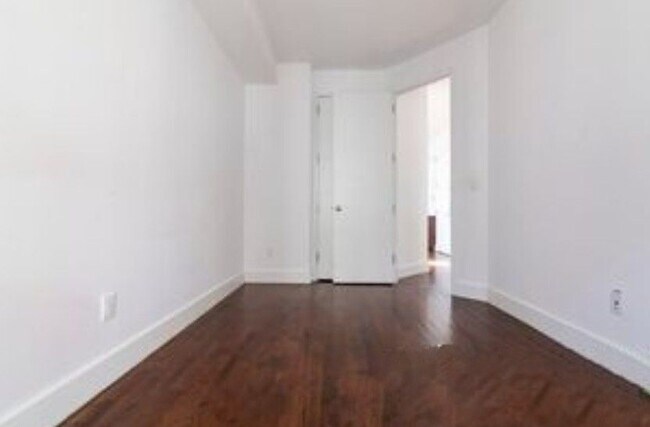 Building Photo - 311 Rogers Ave