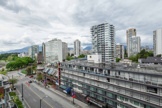 Building Photo - English Bay Tower