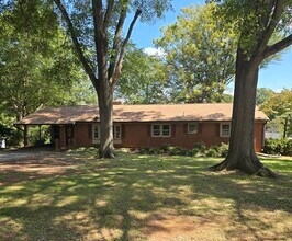 Building Photo - 420 Downey Pl