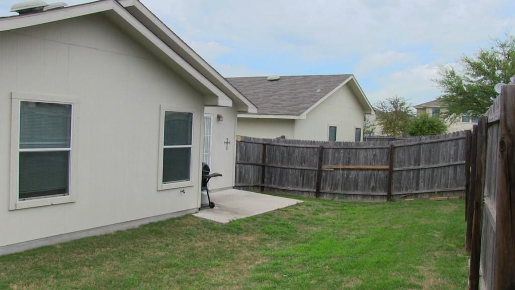 Foto del edificio - 8803 Dittmar Oaks Dr