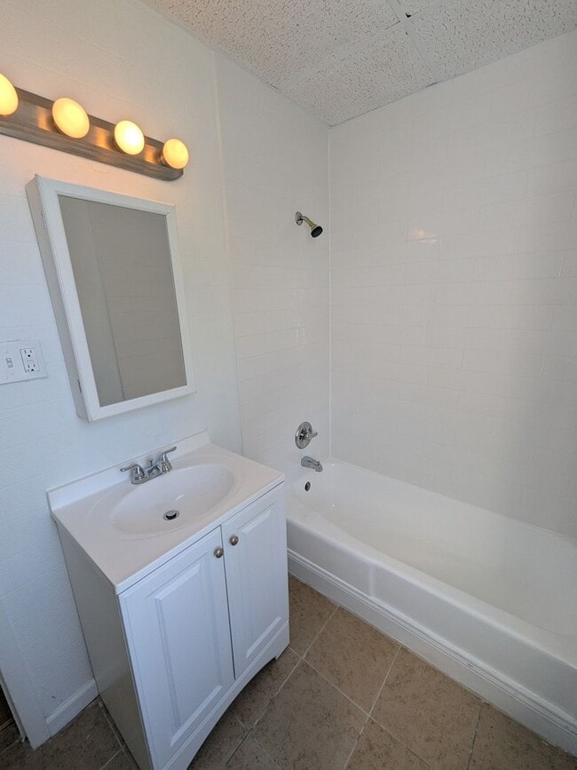 Building Photo - Affordably Priced Home - Frankford