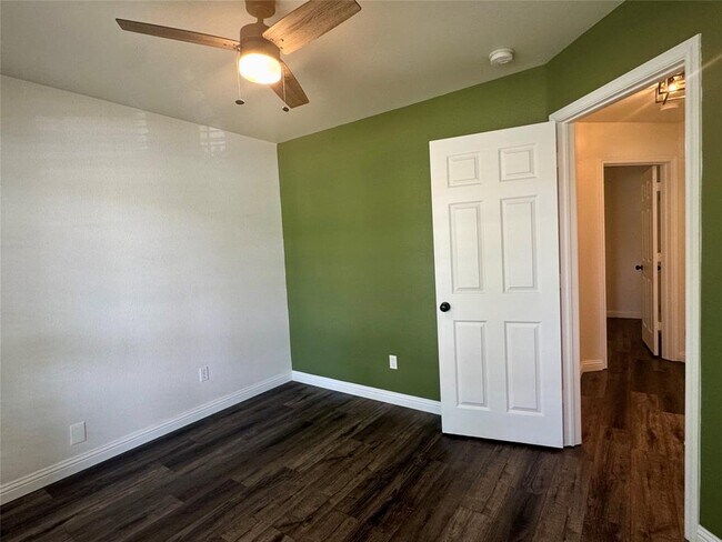 Foto del edificio - 5615 Taylorcrest Dr