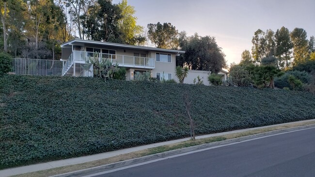 Building Photo - 18610 Paseo Nuevo Dr