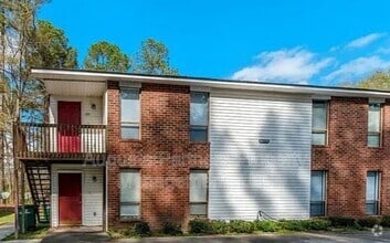 Building Photo - 1546 Hamilton Dr