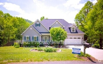 Building Photo - 6 Strawberry Ln
