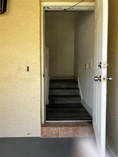 Building Photo - 6596 Via Regina