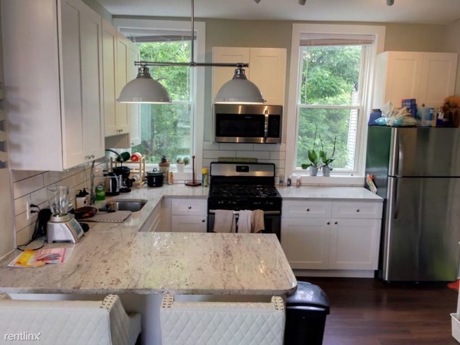 Foto del edificio - 3 br, 2 bath Condo - 733 W Oakdale Ave Apt 2E