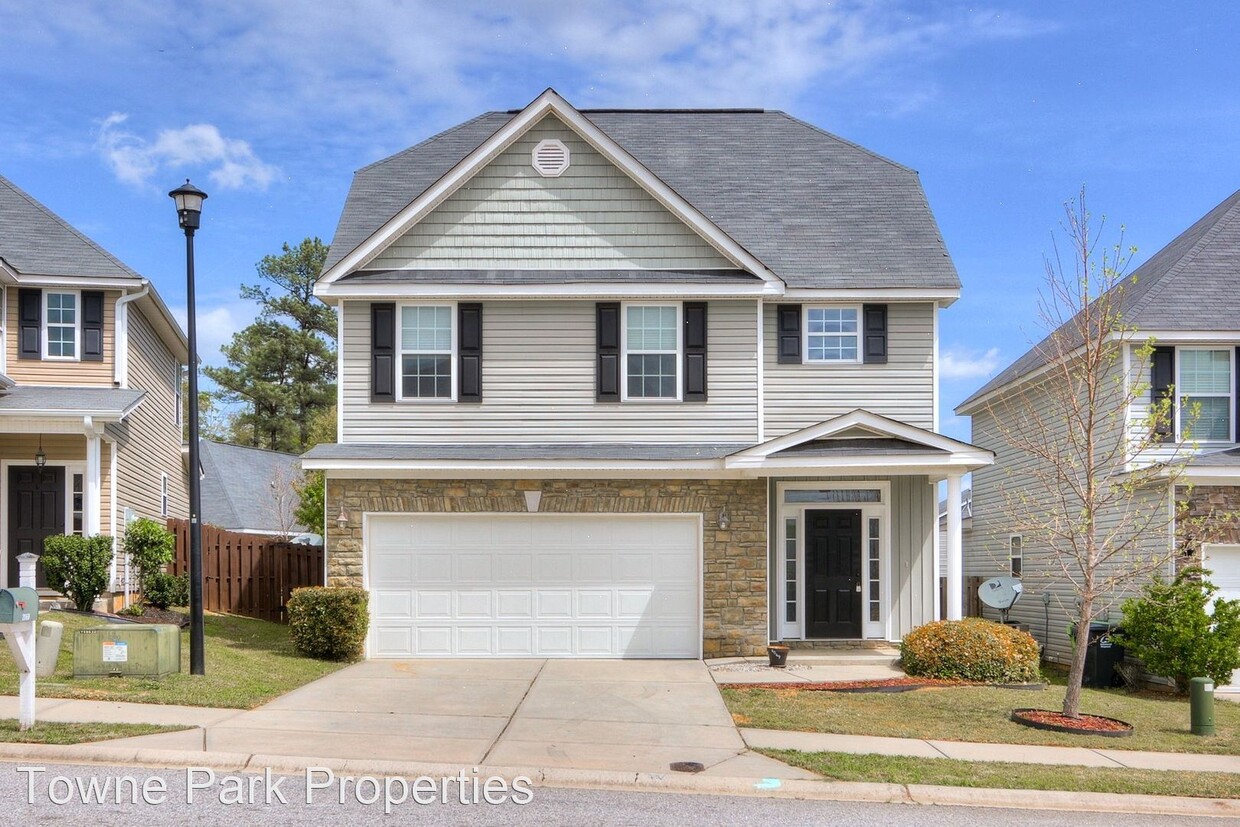 Primary Photo - 3 br, 2.5 bath House - 2069 Dundee Way