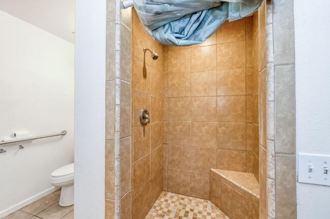 Foto del edificio - 12712 E McKinley Ave