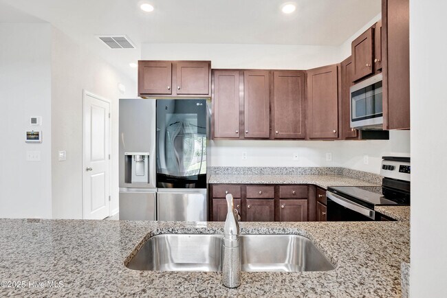 Foto del edificio - 7606 Knightbell Cir