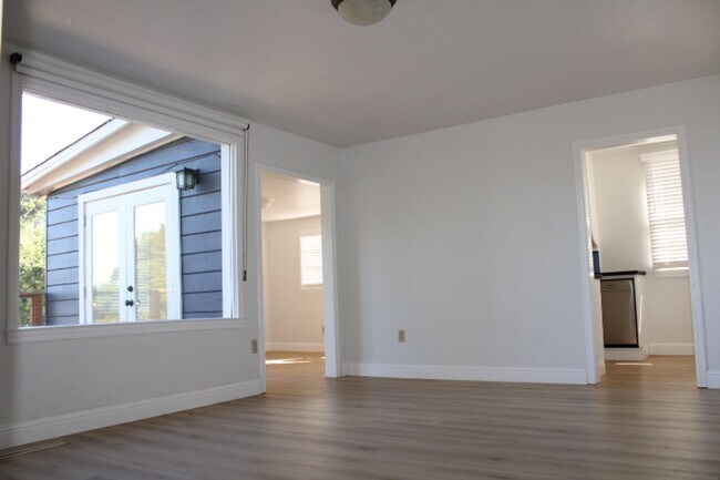 Photo - 5910 Skyline Dr House