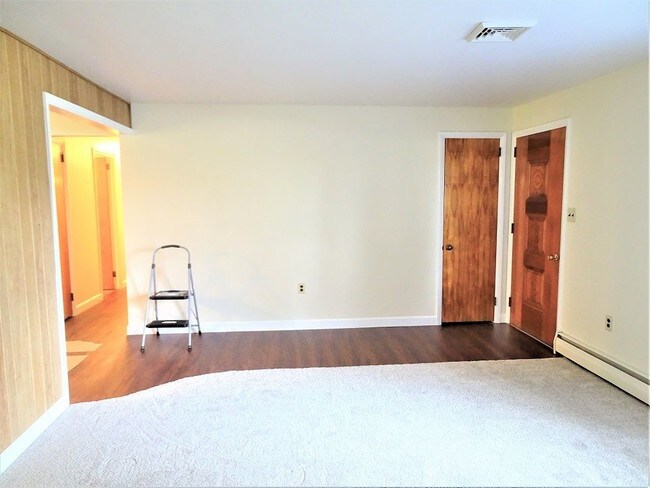 Building Photo - 318 Lancaster Ave