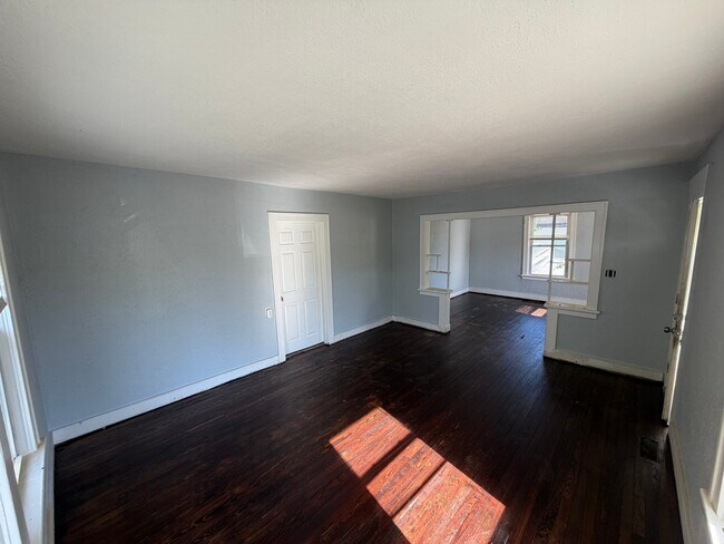 Foto del edificio - 2527 Leslie Ave