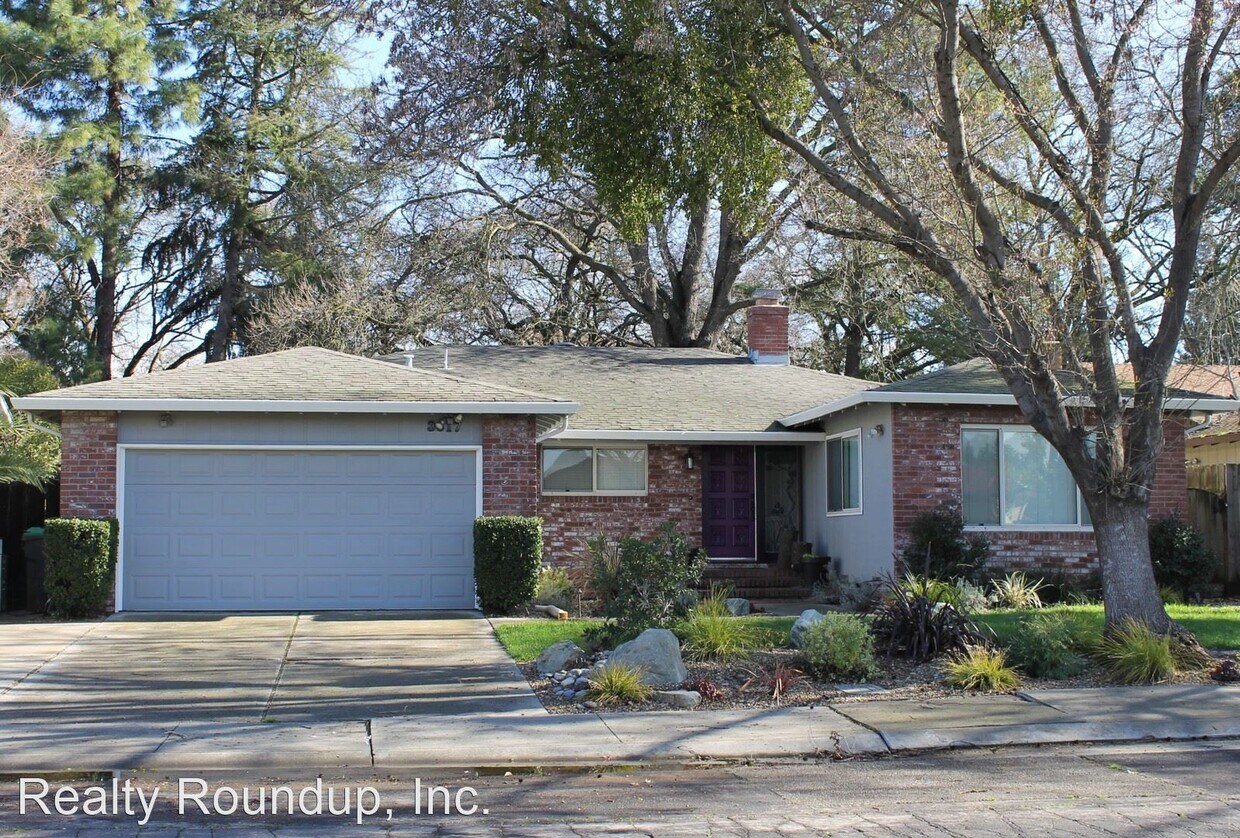 Primary Photo - 3 br, 2 bath House - 3517 West Creek Dr