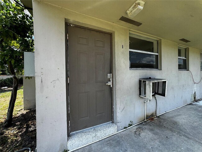 Foto del edificio - 3110 NW 135th St