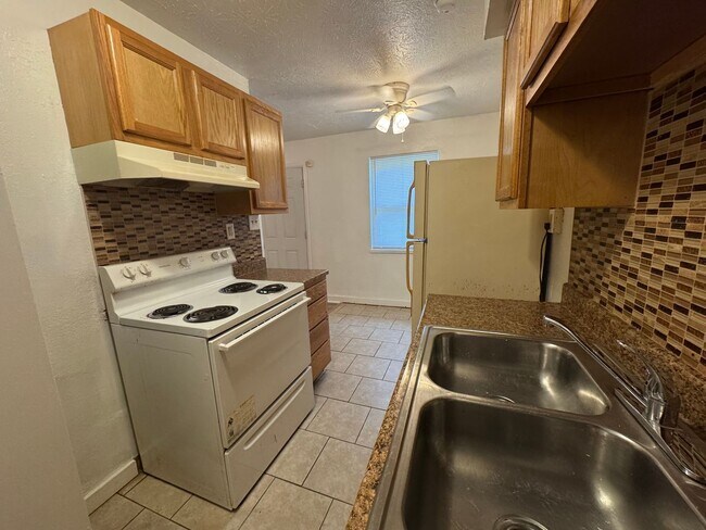 Foto del edificio - 729 N Upland Ave