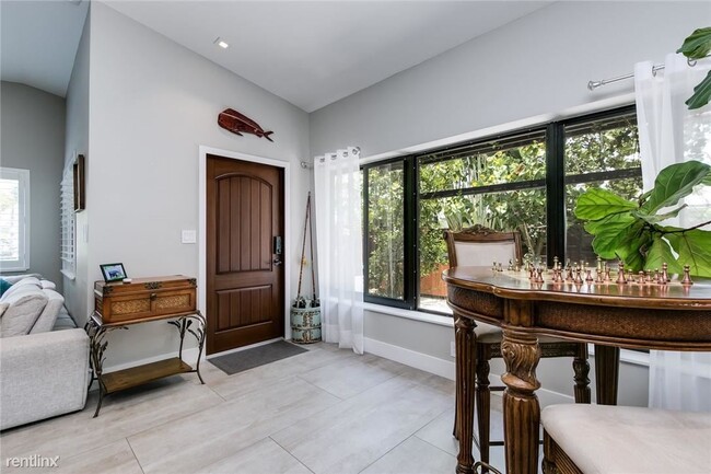 Foto del edificio - 3 br, 2 bath House - 2600 SE 2nd Ct