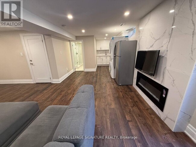 Building Photo - 3940 Promontory Crescent