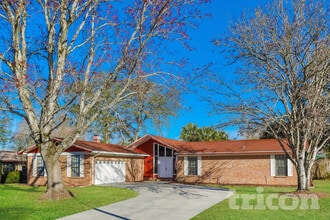 Building Photo - 2036 Pompano Pkwy