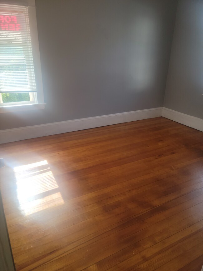 Dormitorio - 809 Charles St