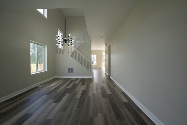 Building Photo - 754 Bayles Dr