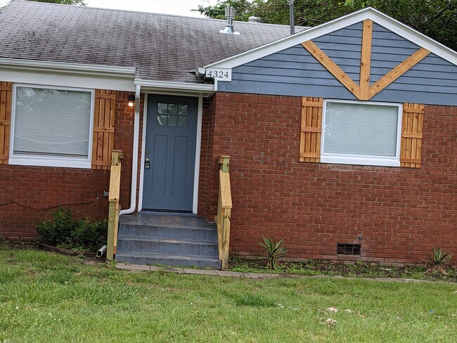 Vista frontal - 4324 NW 16th St