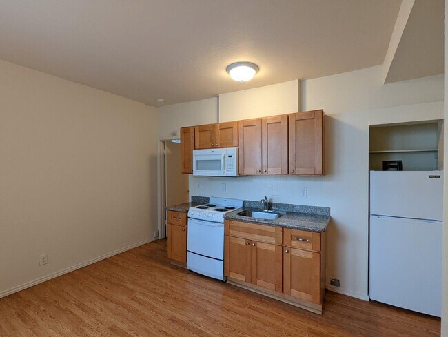 Building Photo - 2109 Kala Bagai Way