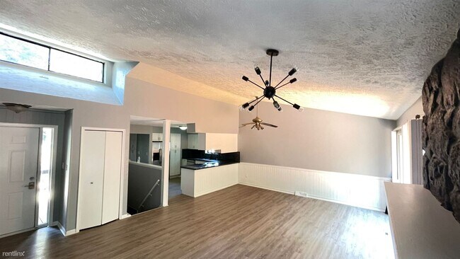 Foto del edificio - 4 br, 3 bath House - 3550 San Mateo Rd