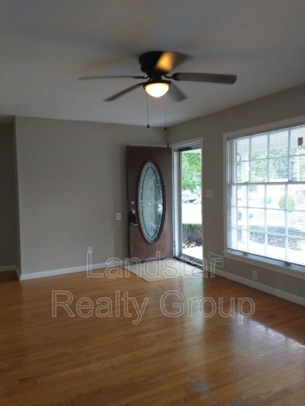Foto del edificio - 6613 Manslick Rd
