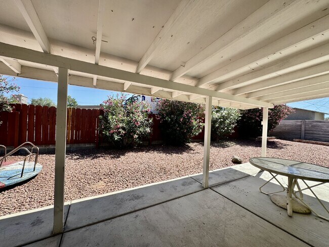 Foto del edificio - Charming 4-bdrm, 2 ba home centrally locat...