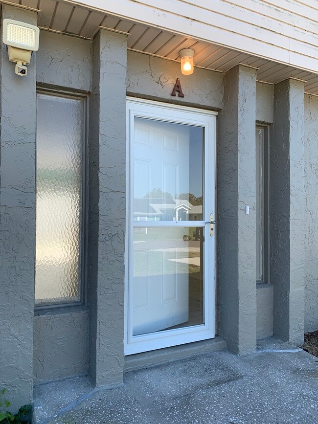 Building Photo - 2138 19th Ave SW