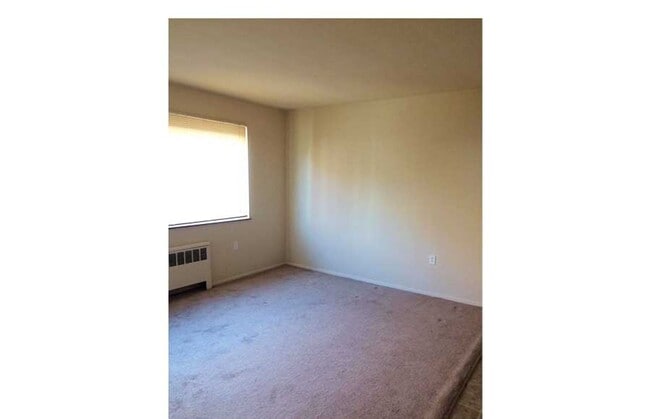 Building Photo - 922-926 Ludlow Avenue