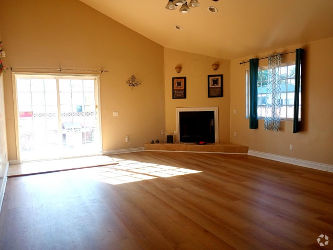 Building Photo - 6603 Crossway Dr