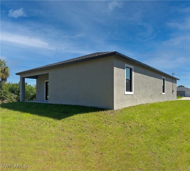 Building Photo - 9020 Green Cir