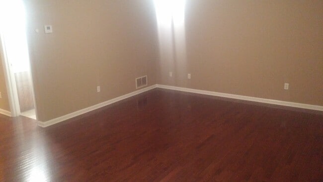 Foto del edificio - 125 Mallory Ct