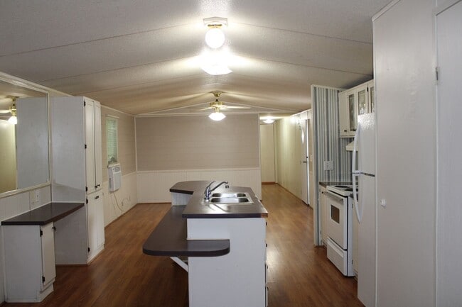 Foto del edificio - Updated Mobile Home