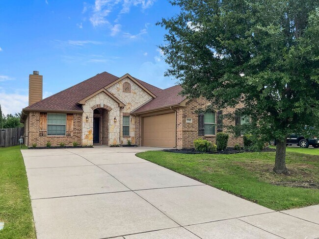 Building Photo - Grand Prairie TX 3 Bedroom 2 Bath w/ Study...